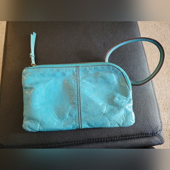 Hobo Sable Wristlet - Picture 2 of 5